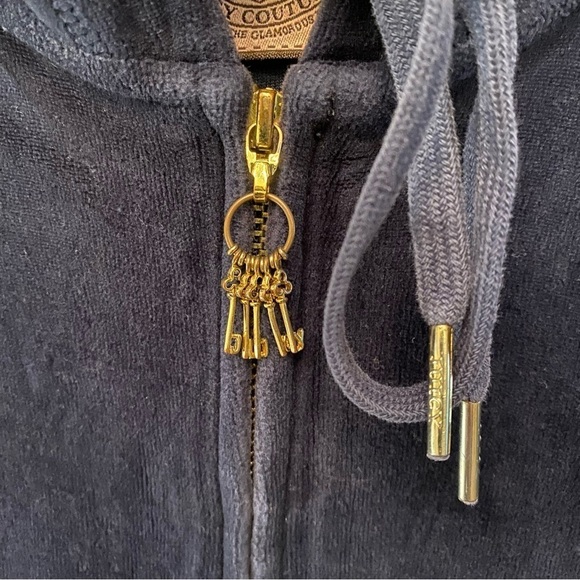 Vintage JUICY COUTURE Navy Velour Graphic Rhinestone Hoodie Jacket Size Medium - Picture 5 of 10